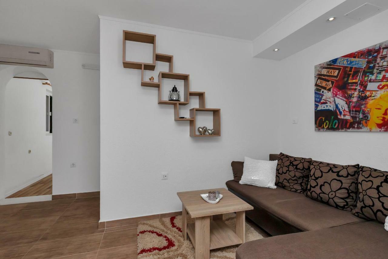 Apartmani Mona Makarska Luaran gambar