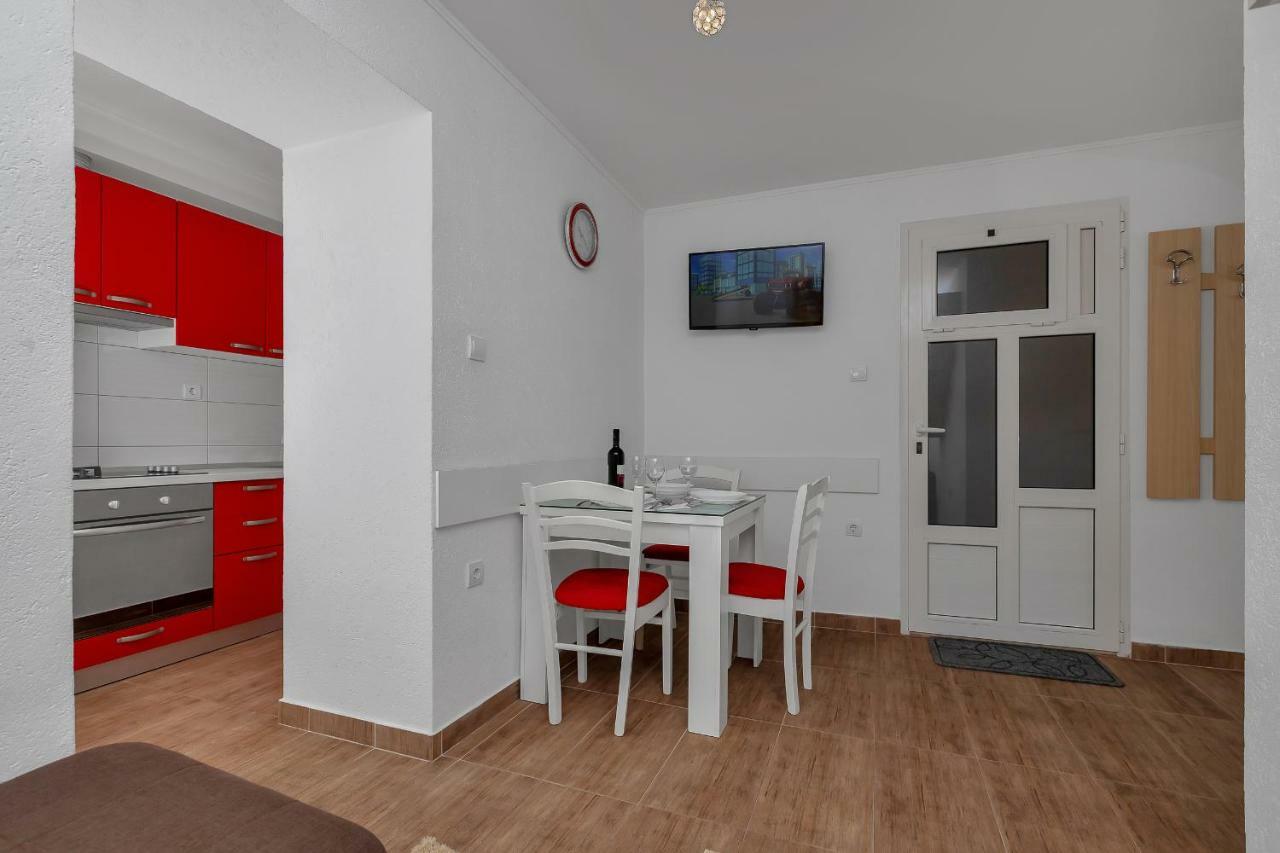 Apartmani Mona Makarska Luaran gambar