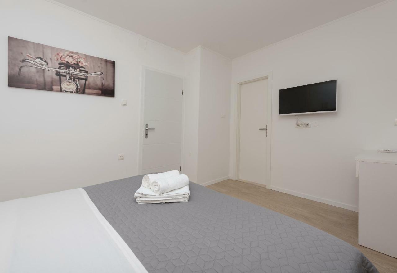 Apartmani Mona Makarska Luaran gambar