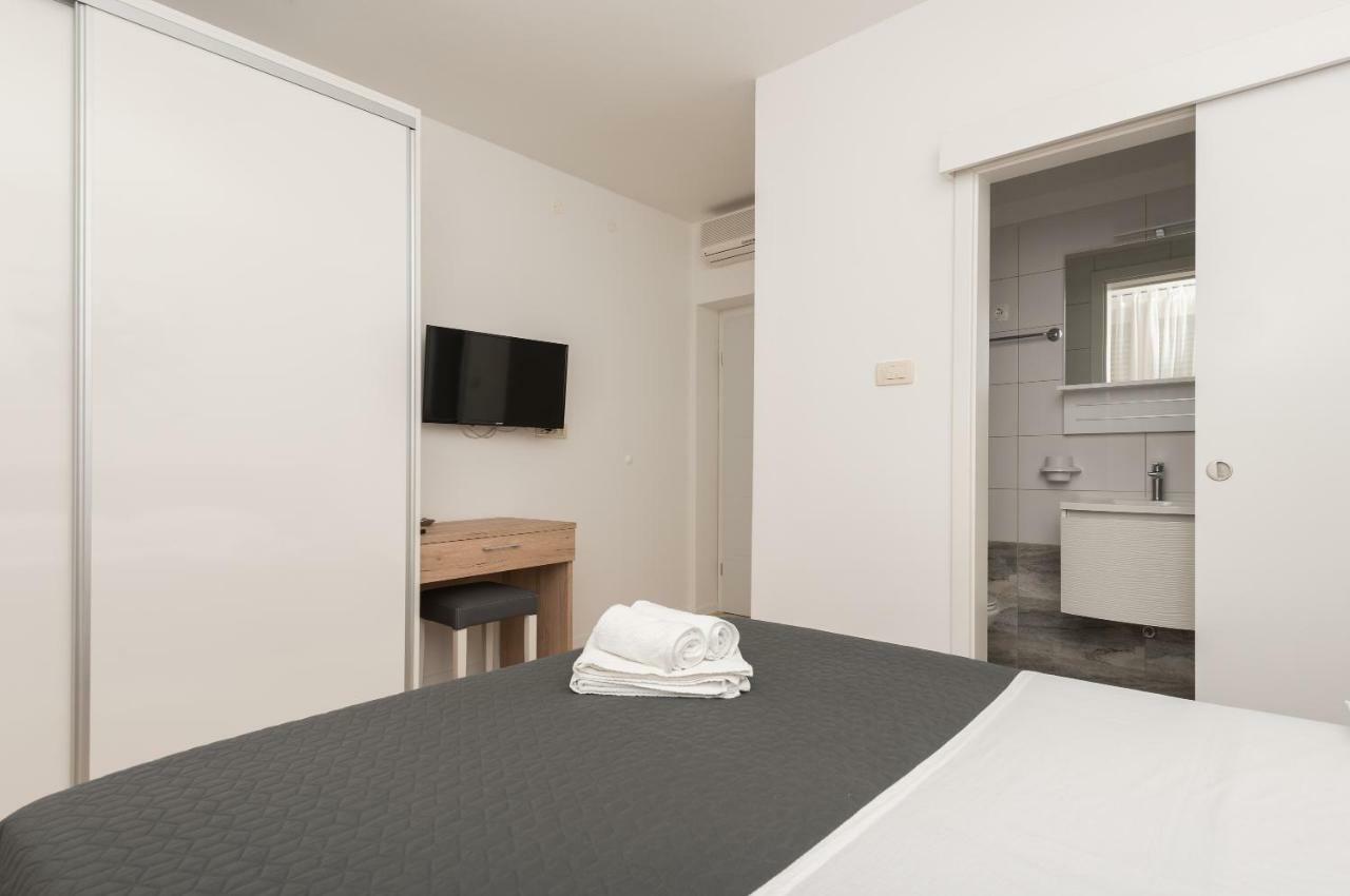 Apartmani Mona Makarska Luaran gambar