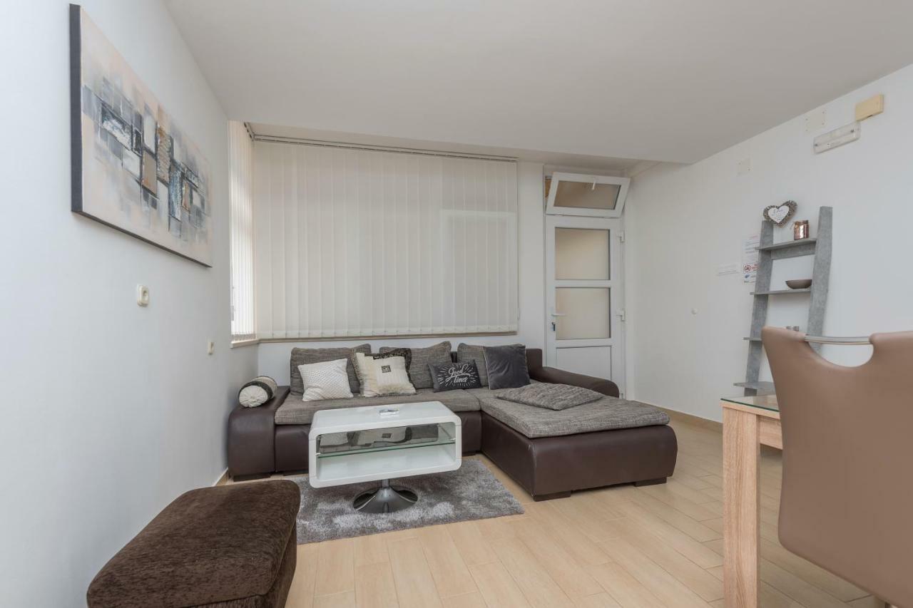 Apartmani Mona Makarska Luaran gambar
