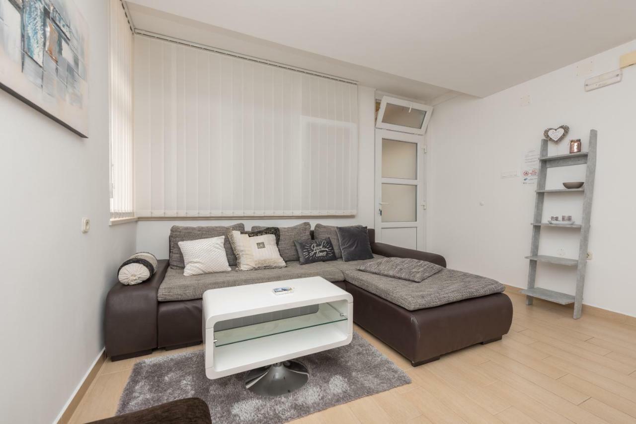 Apartmani Mona Makarska Luaran gambar