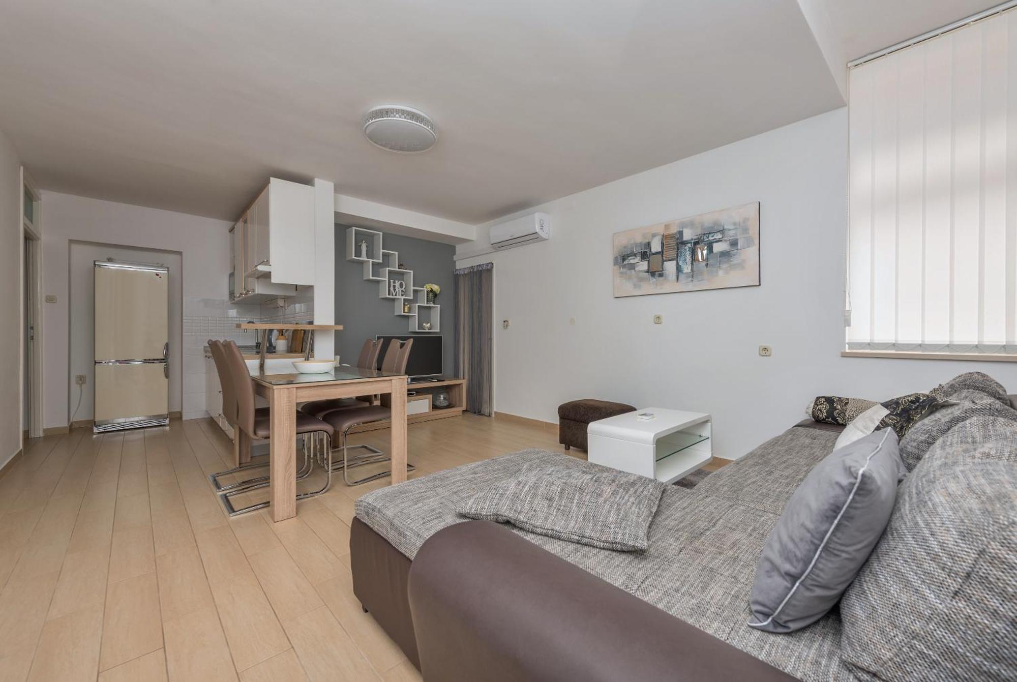 Apartmani Mona Makarska Luaran gambar