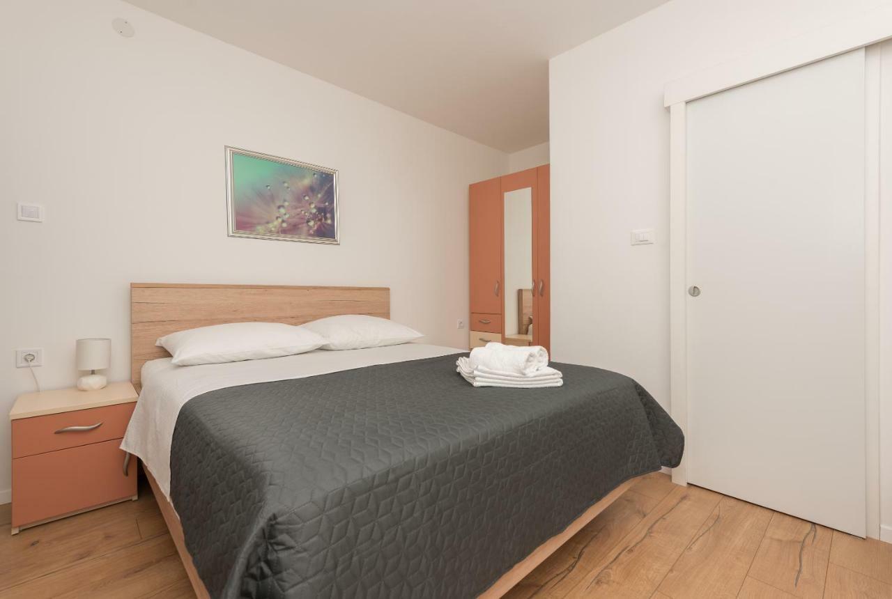 Apartmani Mona Makarska Luaran gambar